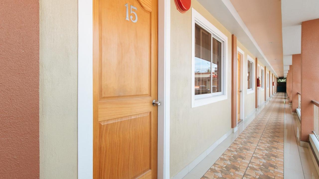 Reddoorz Plus Near Lapasan Plaza Cagayan De Oro Exterior foto
